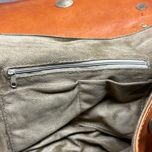 Unisex Italian bag beautiful burnished leather w/chain & leather shoulder strap